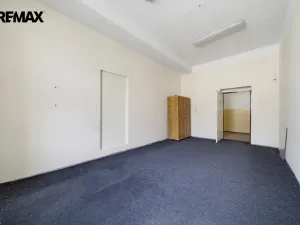 Prodej kanceláře, Karlovy Vary, Jaltská, 61 m2
