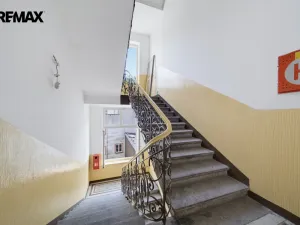 Prodej kanceláře, Karlovy Vary, Jaltská, 61 m2