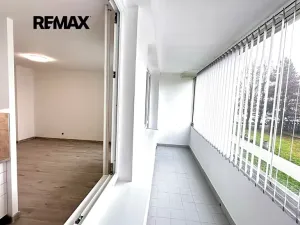 Pronájem bytu 1+kk, Kladno, Italská, 27 m2