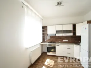 Pronájem bytu 1+1, Praha - Žižkov, Biskupcova, 33 m2