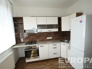 Pronájem bytu 1+1, Praha - Žižkov, Biskupcova, 33 m2