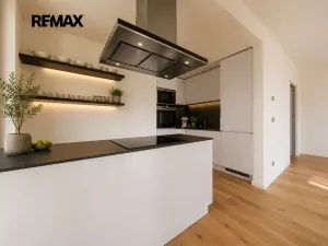 Prodej bytu 3+kk, Praha - Libeň, Menclova, 101 m2