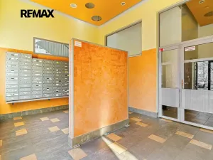 Pronájem bytu 2+kk, Praha - Vysočany, Podkovářská, 54 m2