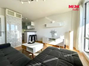 Pronájem bytu 2+kk, Praha - Prosek, Vysočanská, 37 m2