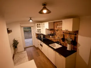 Prodej rodinného domu, Jinín, 250 m2