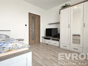 Pronájem bytu 3+1, Pardubice - Zelené Předměstí, Karla IV., 76 m2