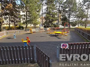 Pronájem bytu 3+1, Pardubice - Zelené Předměstí, Karla IV., 76 m2