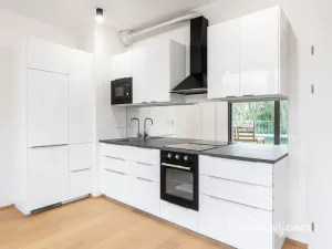 Pronájem bytu 2+kk, Praha - Smíchov, Akáciová, 53 m2
