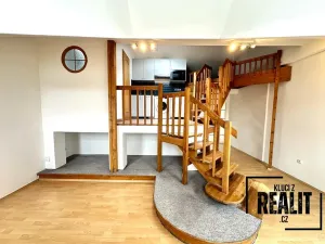 Pronájem bytu 1+kk, Praha - Žižkov, Seifertova, 45 m2