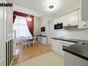 Prodej bytu 2+kk, Karlovy Vary, Krále Jiřího, 49 m2
