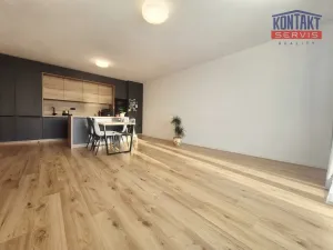 Pronájem bytu 2+kk, České Budějovice, Vrbenská, 83 m2