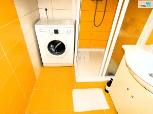 Pronájem bytu 2+kk, Praha - Karlín, Nekvasilova, 48 m2
