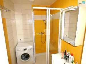 Pronájem bytu 2+kk, Praha - Karlín, Nekvasilova, 48 m2