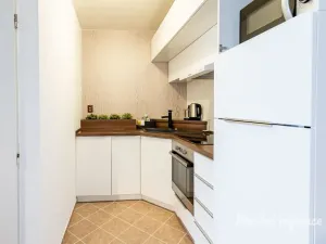 Pronájem bytu 2+kk, Praha - Troja, Hnězdenská, 46 m2