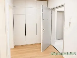 Pronájem bytu 2+kk, Praha - Hrdlořezy, Českobrodská, 55 m2