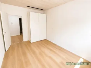 Pronájem bytu 2+kk, Praha - Hrdlořezy, Českobrodská, 55 m2
