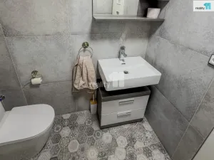 Pronájem bytu 2+1, Karlovy Vary - Doubí, K Linhartu, 60 m2