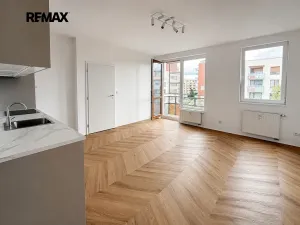 Pronájem bytu 2+kk, Praha - Čakovice, Bermanova, 55 m2