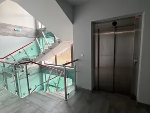 Pronájem bytu 2+kk, Karlovy Vary, Libušina, 46 m2