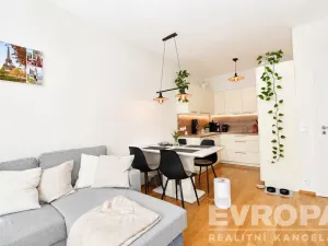 Prodej bytu 2+kk, Praha - Hloubětín, Laponská, 48 m2