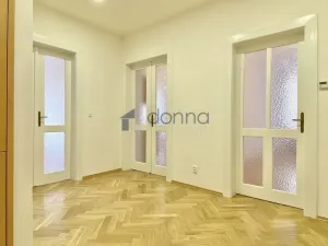 Pronájem bytu 3+1, Praha, Slezská, 95 m2