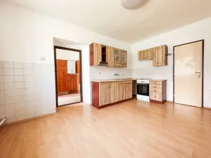 Pronájem bytu 2+1, Chlumec nad Cidlinou - Chlumec nad Cidlinou I, Klicperovo náměstí, 83 m2