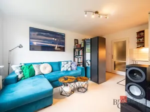 Pronájem bytu 1+kk, Praha - Střešovice, Na Petynce, 38 m2