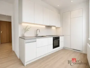 Prodej bytu 1+1, Chodov, Hlavní, 37 m2