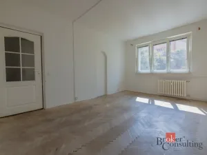 Prodej bytu 1+1, Chodov, Hlavní, 37 m2