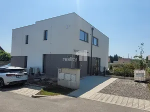 Pronájem rodinného domu, Kladno, Pechlátova, 119 m2