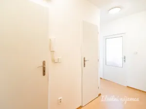 Pronájem bytu 2+kk, Praha, Boháčova, 43 m2