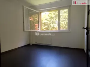 Pronájem bytu 2+1, Karlovy Vary, Charkovská, 48 m2