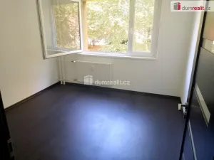 Pronájem bytu 2+1, Karlovy Vary, Charkovská, 48 m2