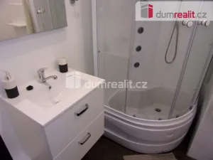 Pronájem bytu 2+1, Karlovy Vary, Charkovská, 48 m2