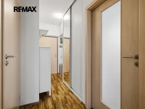 Prodej bytu 2+kk, Praha - Hostavice, U Hostavického potoka, 46 m2