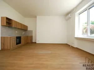 Pronájem bytu 1+kk, Velké Pavlovice, Náměstí 9. května, 44 m2