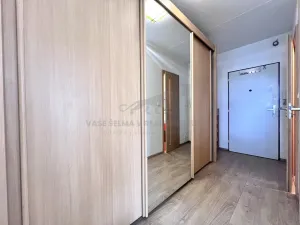 Pronájem bytu 2+kk, Praha - Hloubětín, Kukelská, 42 m2