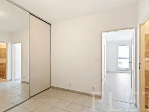 Pronájem bytu 2+kk, Praha - Troja, Hnězdenská, 46 m2