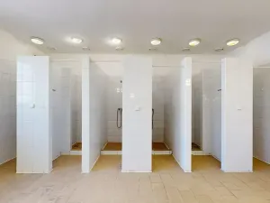 Pronájem kanceláře, Hradec Králové, Akademika Bedrny, 470 m2
