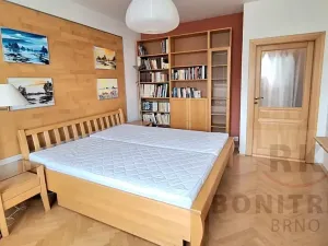 Pronájem bytu 2+1, Brno, Nezvalova, 56 m2