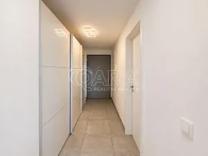 Pronájem bytu 2+kk, Praha - Modřany, Mezi vodami, 71 m2