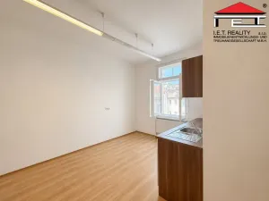 Pronájem kanceláře, Brno, Jakubské náměstí, 87 m2