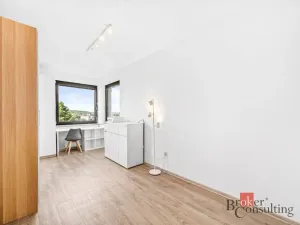 Pronájem bytu 4+1, Praha - Smíchov, Pod Fialkou, 94 m2