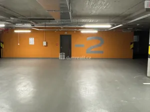 Pronájem garáže, Praha - Radlice, U Komína, 8772 m2