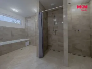 Pronájem rodinného domu, Vrátno, 302 m2