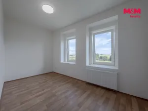 Pronájem rodinného domu, Vrátno, 302 m2