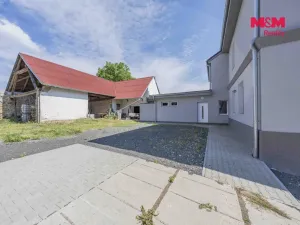 Pronájem rodinného domu, Vrátno, 302 m2