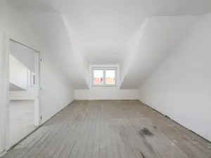 Prodej bytu 2+kk, Praha, Jeseniova, 61 m2
