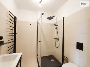Pronájem bytu 1+kk, Jince, Slavíkova, 27 m2