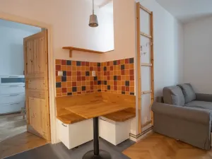 Prodej bytu 2+kk, Praha - Holešovice, U Uranie, 40 m2